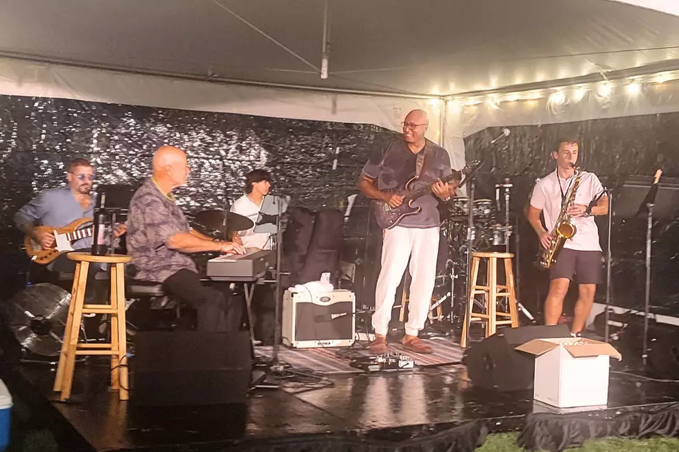 New York Yankee Legend Bernie Williams Rocks Millbrook Winery